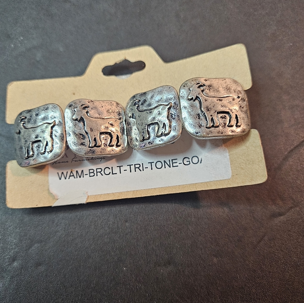 Lorec Ranch Silver Stretch Goat Bracelet - Picture 2 of 4